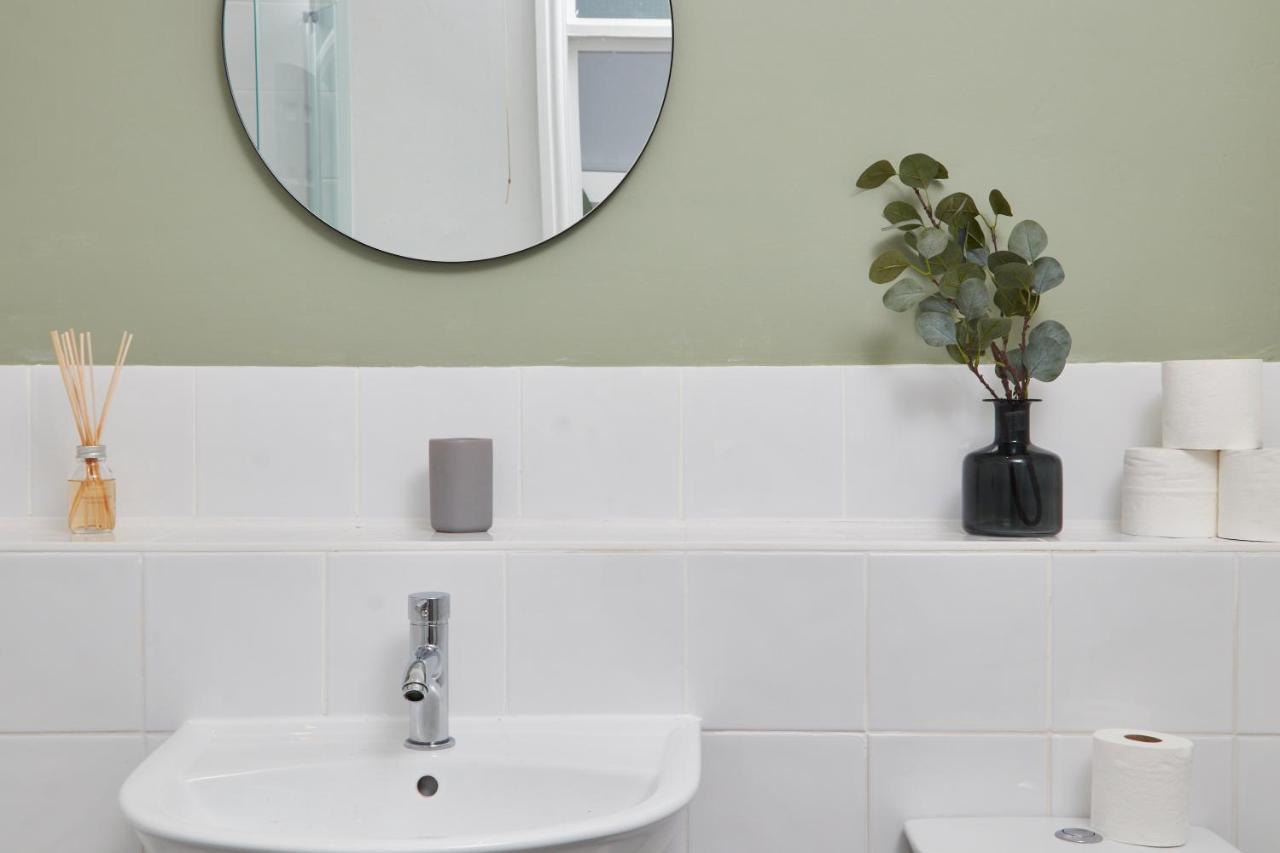 Wonderful Apartment In Bath With Garden - Sleeps 8 外观 照片