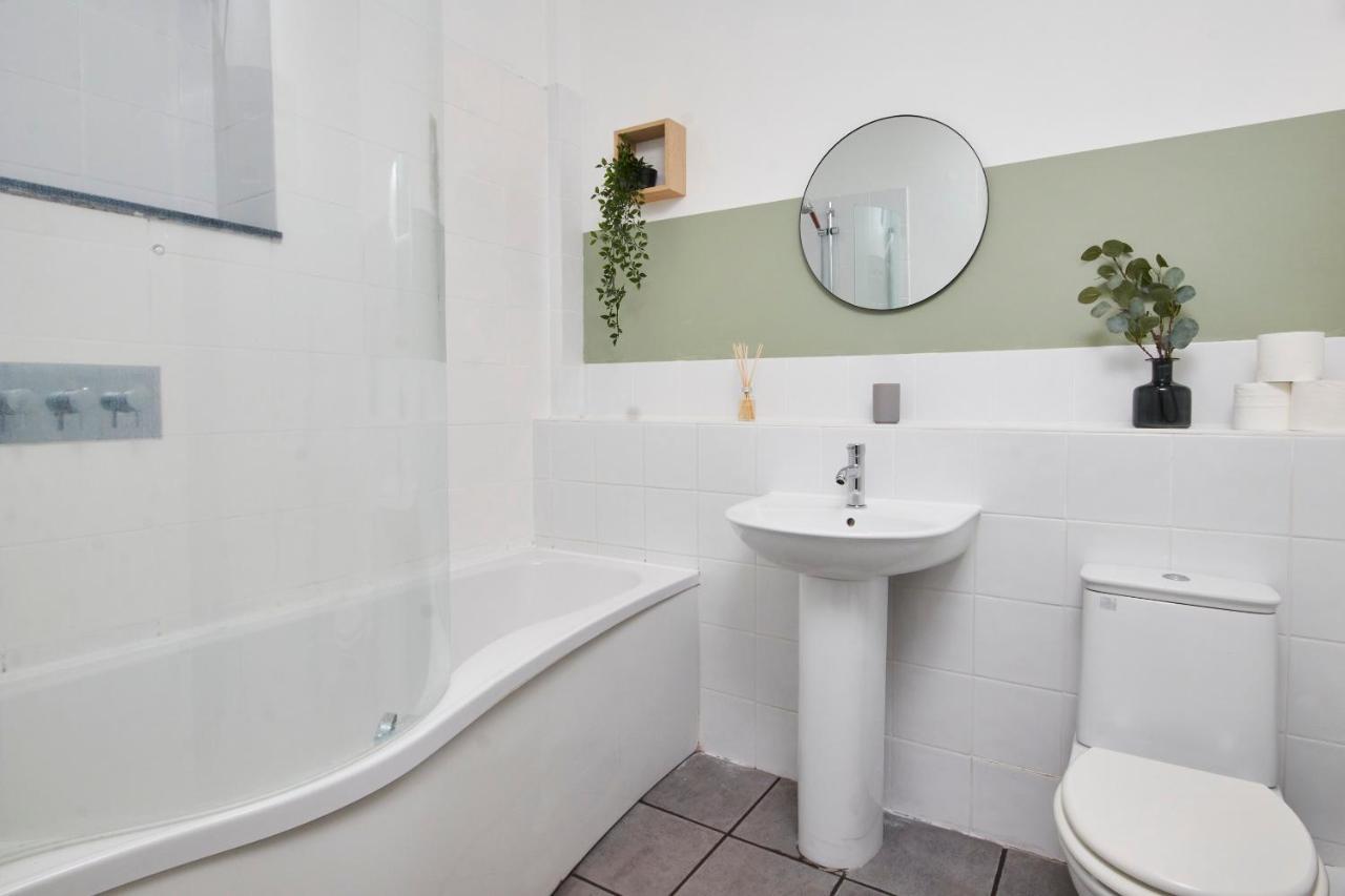Wonderful Apartment In Bath With Garden - Sleeps 8 外观 照片